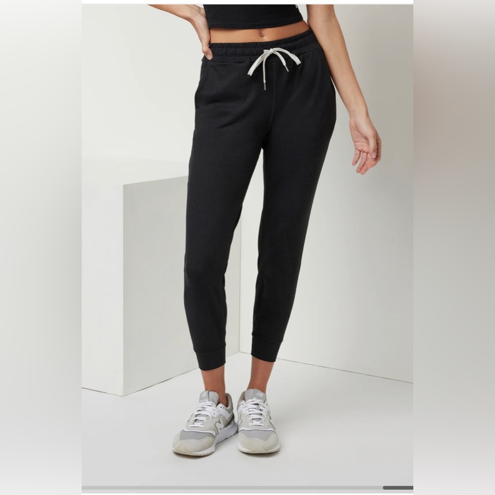 Vuori Performance Jogger in Black Heather DreamKnit , size M - Picture 8 of 13